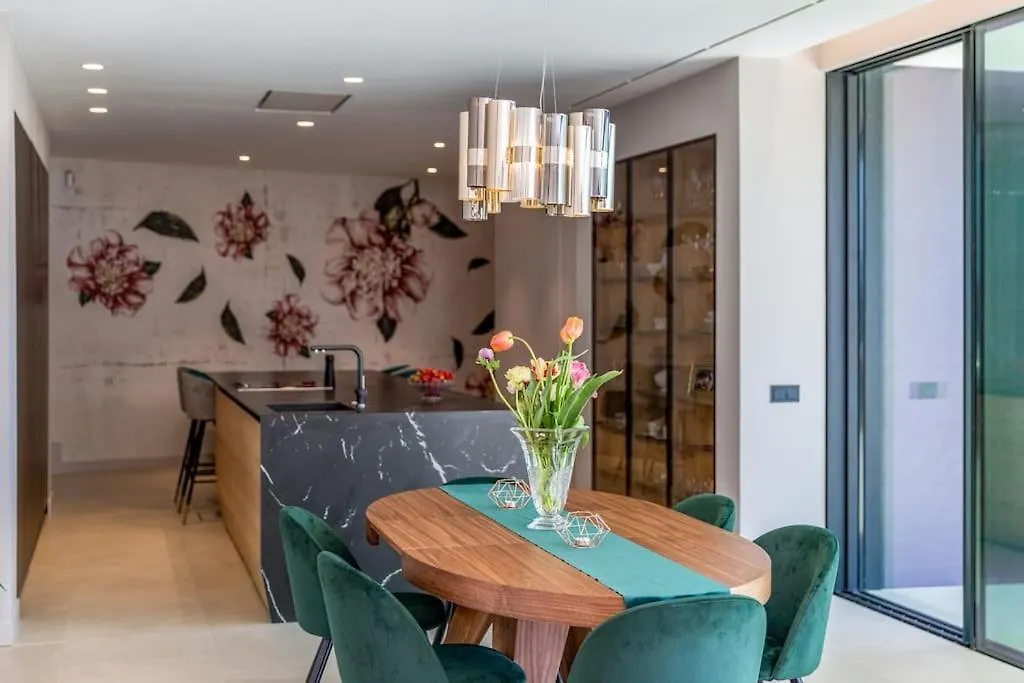 Spa Luxury Villa ***** Castell-Platja d’Aro 0*,